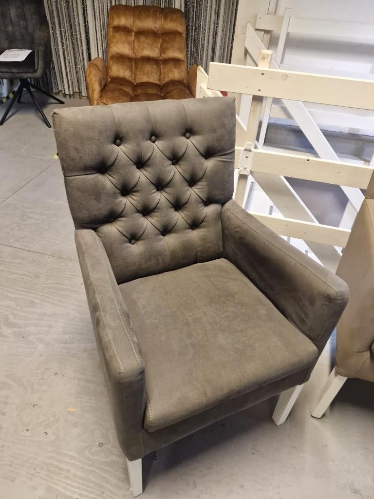 *OPRUIMING* 1 Landelijke Eetkamerstoel Bianca €209 NU €99 1, Overige kleuren, Nieuw, Ophalen of Verzenden, Landelijke eetkamerstoel Bianca Capiton Gratis Bezorging