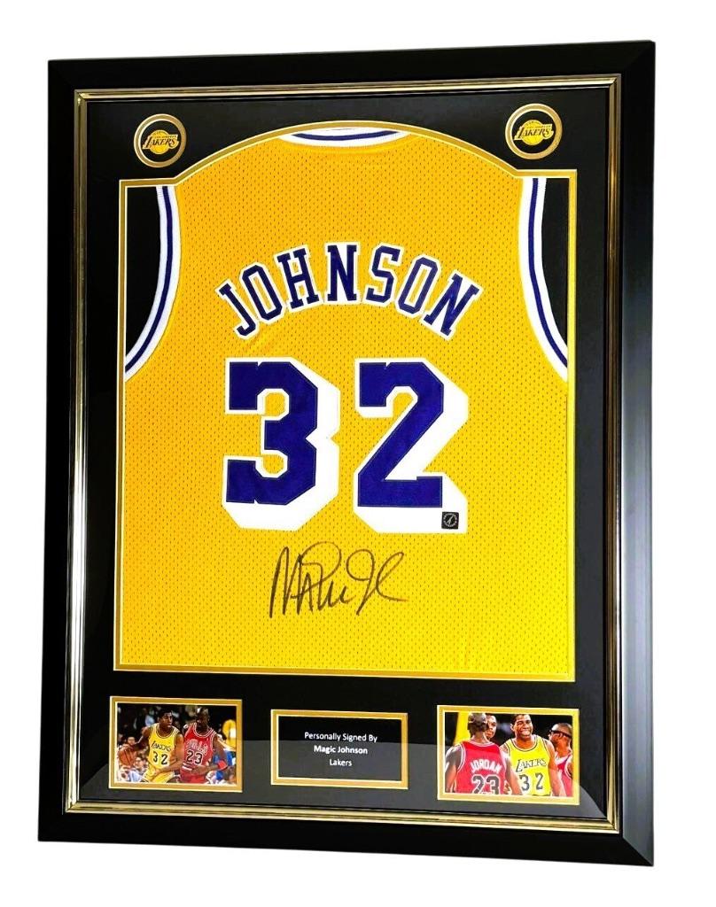 Magic Johnson Los Angeles Lakers gesigneerd shirt ingelijst, Nieuw, Ophalen of Verzenden, Sport Memorabilia Netherlands, Kleding