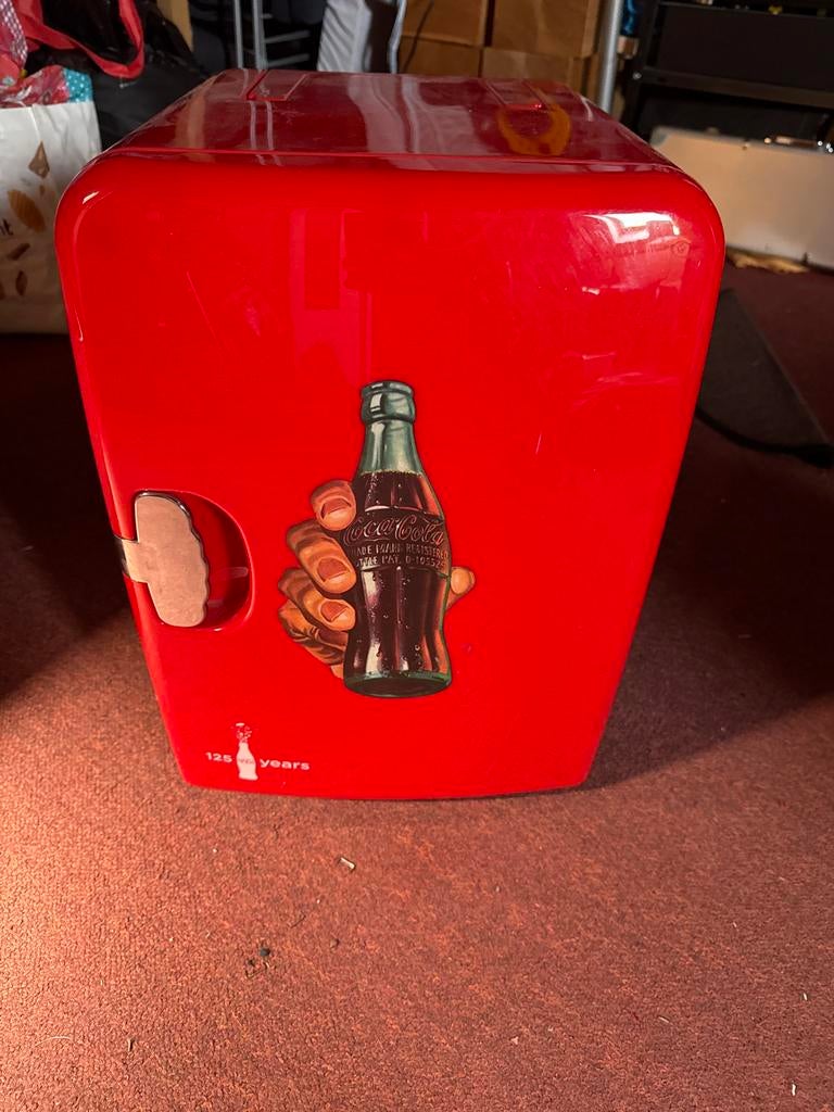 Coca-Cola Mini Koelkast - Draagbaar en Compact, Ophalen, Minder dan 75 liter, Zonder vriesvak, Gebruikt