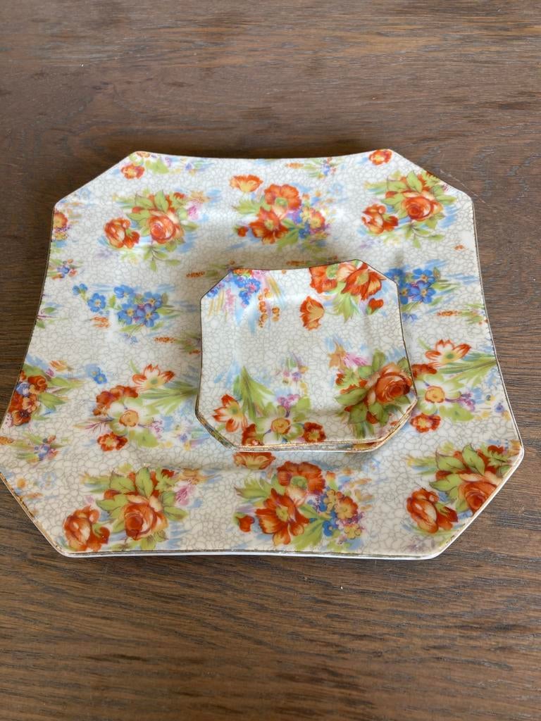 Schaal met 2 kleine gebaksbordjes - Royal Duchess, Antiek en Kunst, Ophalen of Verzenden