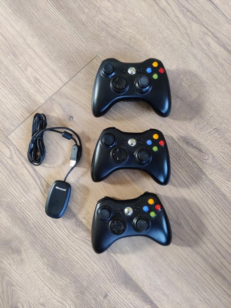 3 Xbox 360 controllers + wireless receiver voor PC, Spelcomputers en Games, Spelcomputers | Xbox | Accessoires, Gebruikt, Ophalen of Verzenden