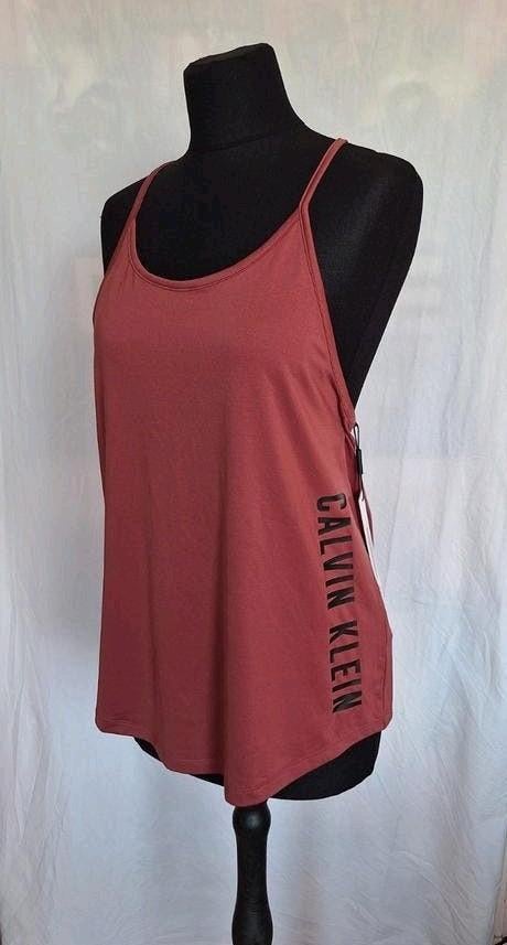 Calvin Klein Holiday 2020 Raspberry Tank sport topje S / M, Kleding | Dames, Sportkleding, Nieuw, Ophalen of Verzenden, Fitness of Aerobics