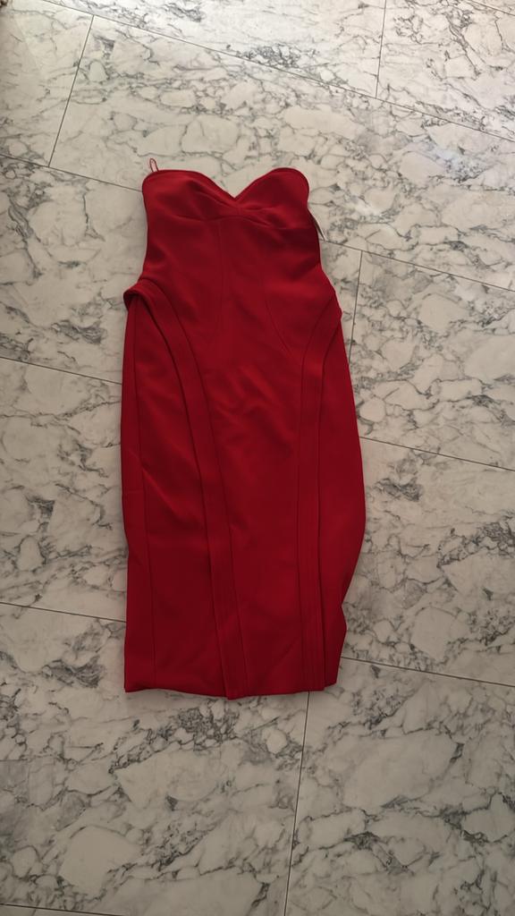 Nieuwe rode dames jurk van Zara, maat M, Kleding | Dames, Jurken, Maat 38/40 (M), Nieuw, Ophalen of Verzenden, Knielengte