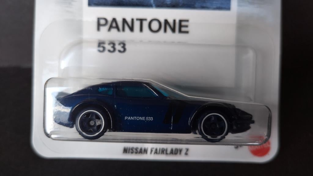 Nissan Fairlady Z 1:64 Hotwheels Pantone Silver  Pol, 1186 MJ 1 NL, Auto, Verzenden, Nieuw
