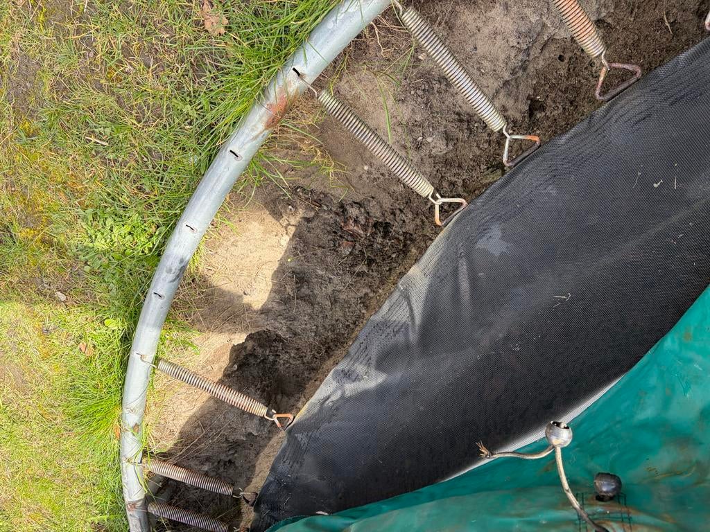 Berg trampoline 330 - Gebruikt, voor veel springplezier!, Ophalen, Gebruikt