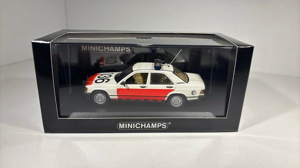 Mercedes benz 190E rotterdam city police 1988 minichamps, Auto, Ophalen of Verzenden, MiniChamps, A