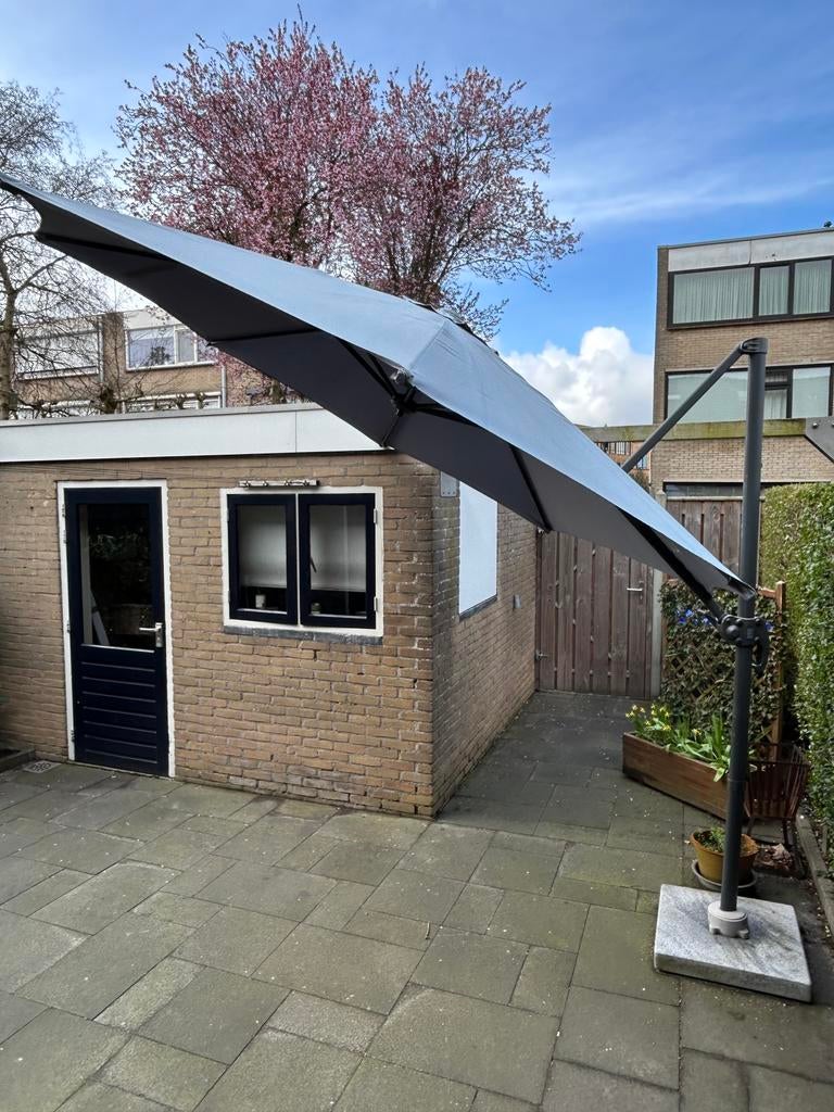 Zweefparasol Garden Impressions, Tuin en Terras, Parasols, Ophalen, Verstelbaar, Gebruikt, Zweefparasol