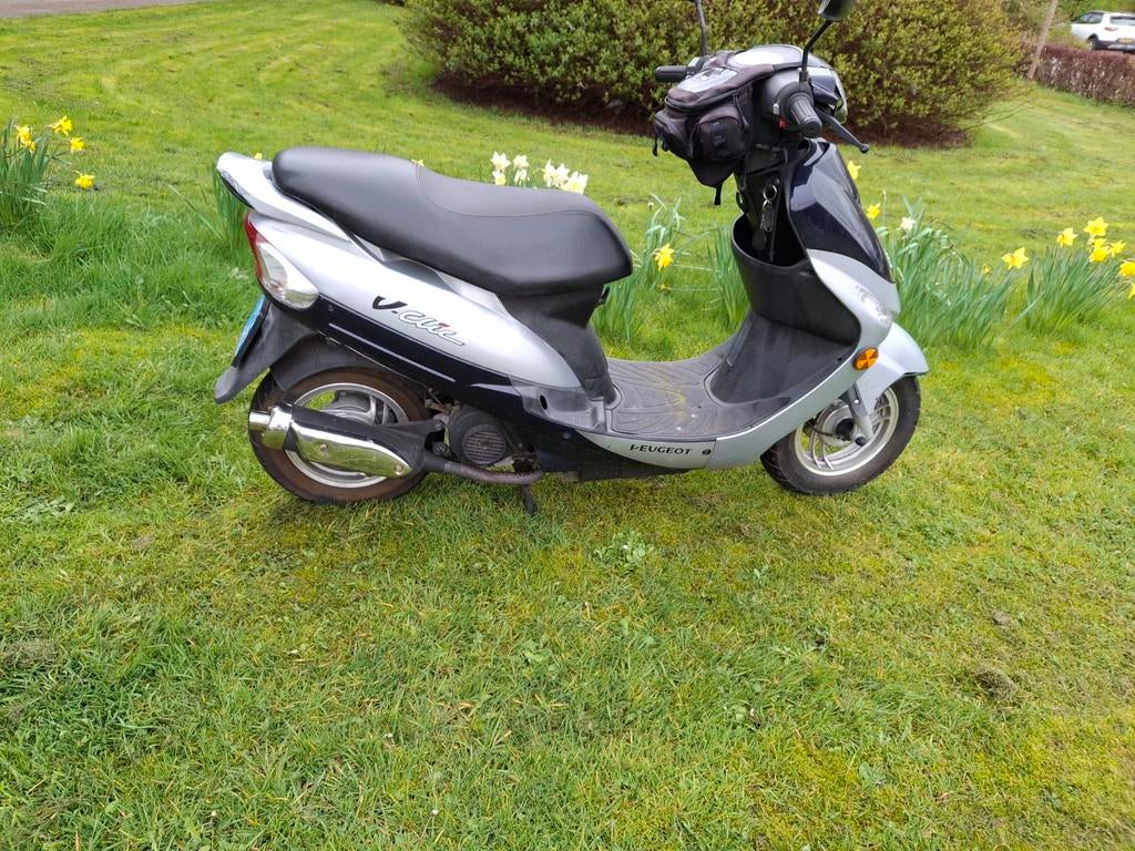 V clix Peugeot snorscooter, Fietsen en Brommers, Scooters | Peugeot, Overige modellen, Ophalen of Verzenden, Benzine, Maximaal 25 km/u