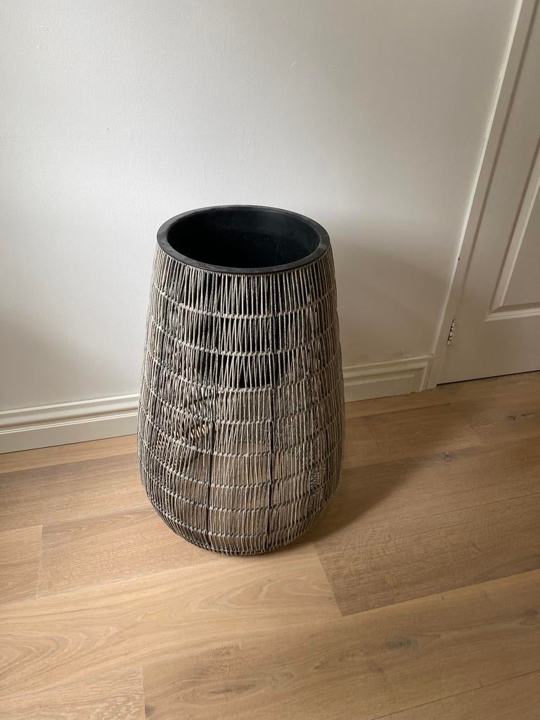 Plantenpot | Hoog | Waterdicht | Perfecte staat, Tuin en Terras, Ophalen, Kunststof, Rond, Zo goed als nieuw