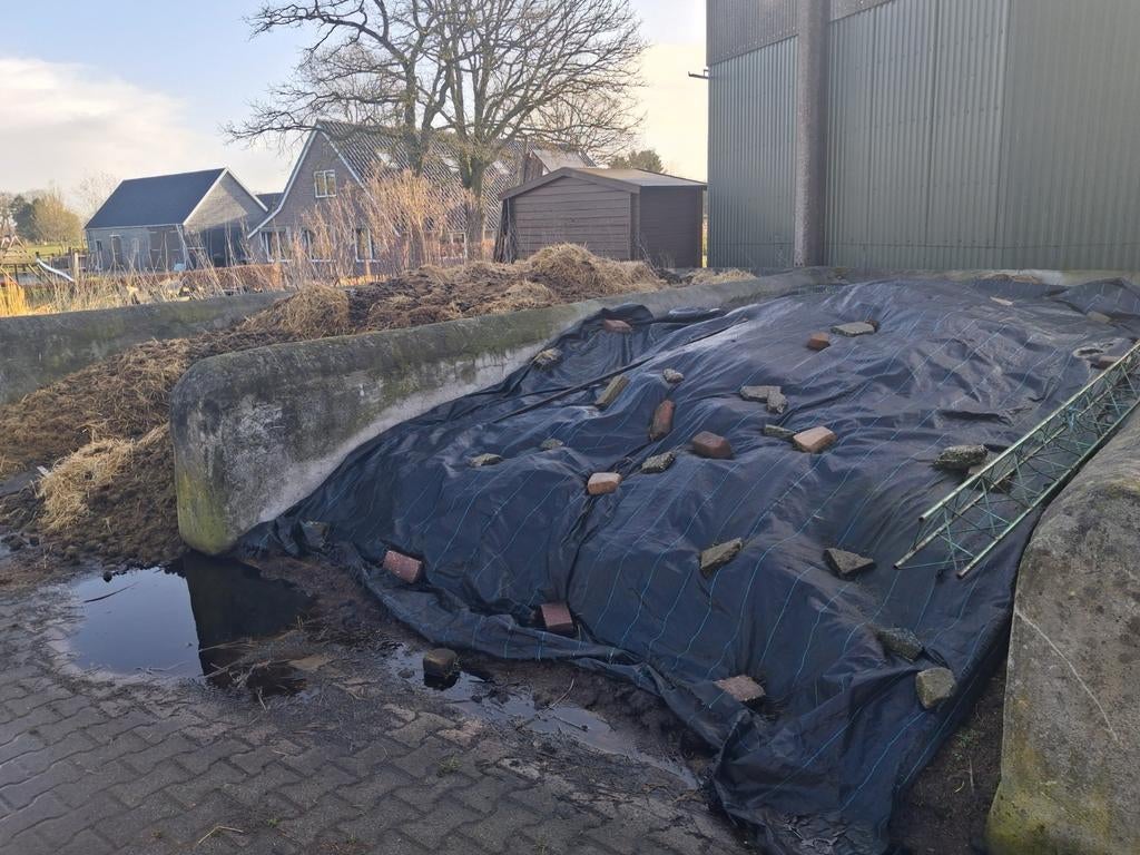 Paardenmest 1 jaar oud, Ophalen, Tuinaarde