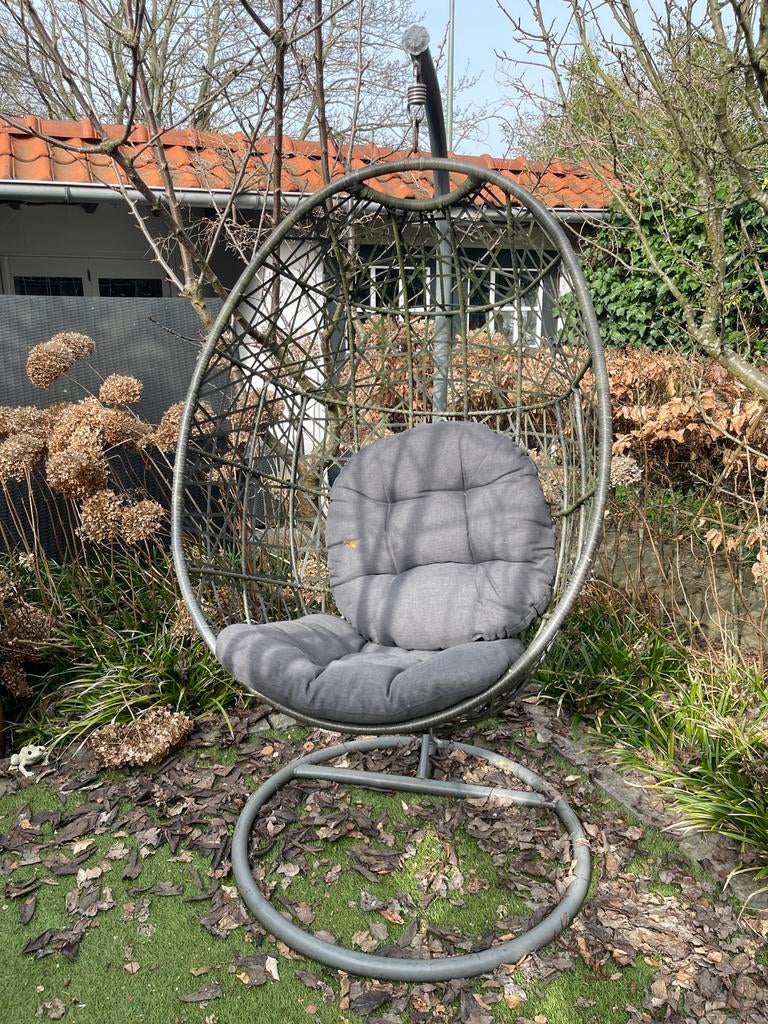 Schommelstoel ei met kussens, Ophalen, Gebruikt, Wicker