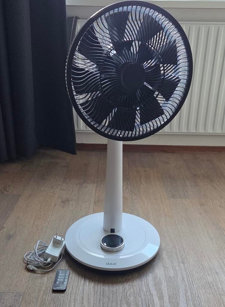 Duux Whisper Fan, Witgoed en Apparatuur, Ventilatoren, Ophalen, Ventilator met afstandsbediening, Zo goed als nieuw, Statiefventilator