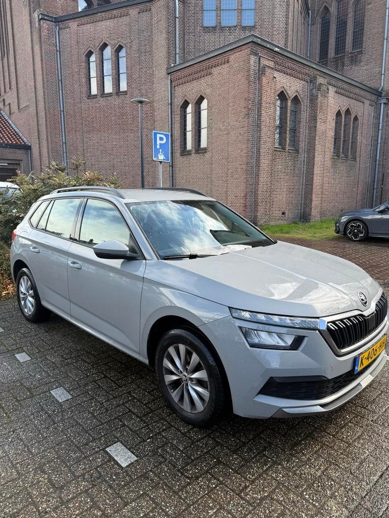 Skoda Kamiq 1.0 TSI Greentech 110pk 2021 Grijs, Auto's, Voorwielaandrijving, 49 €/maand, Origineel Nederlands, 1200 kg