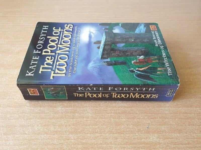 Kate Forsyth - The Pool of Two Moons, The Skull of the World, Ophalen of Verzenden, Gelezen, Kate Forsyth