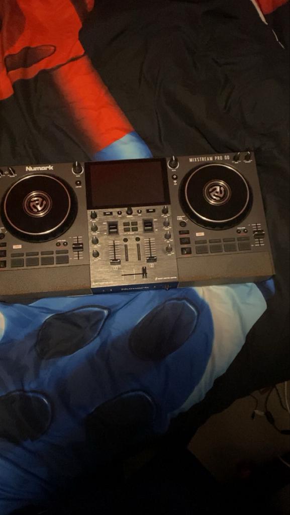 Numark Mixstream Pro Go DJ Controller - Standalone & Draagba, Muziek en Instrumenten, Dj-sets en Draaitafels, Ophalen of Verzenden