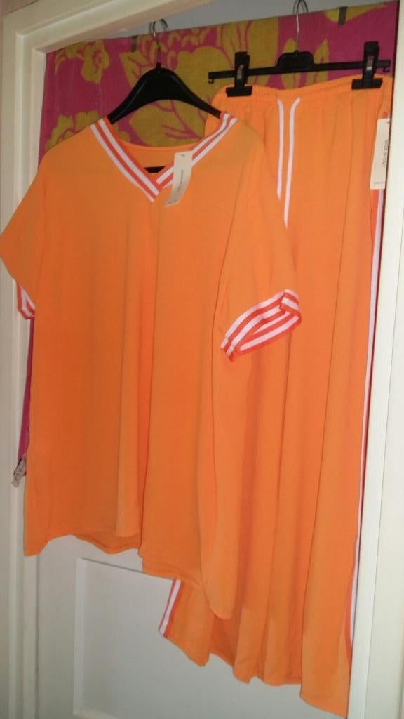 Nieuw 2 delig oranje set t/m 46, Ophalen of Verzenden, Nieuw, Maat 46/48 (XL) of groter, Oranje