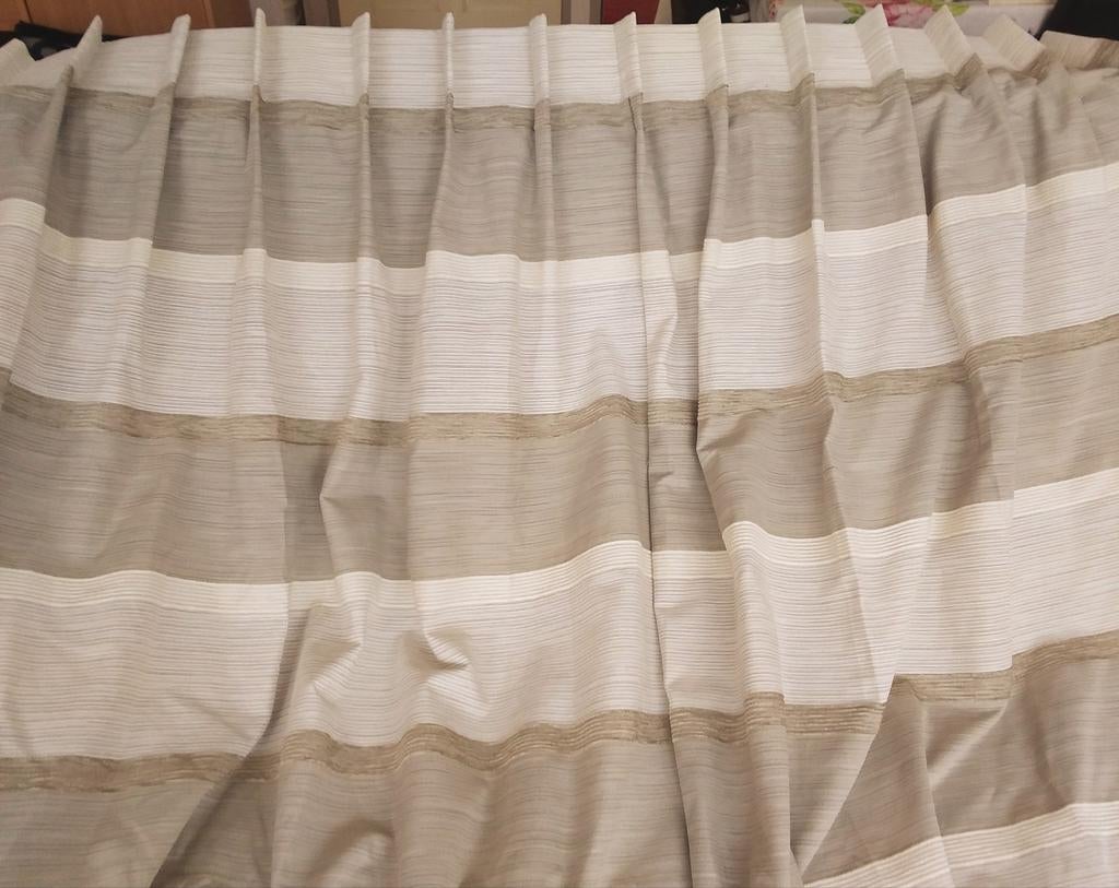 1 Beige grijs gordijn van 235 cm hoog en 265 cm breed, 200 cm of meer, Grijs, Ophalen of Verzenden, Zo goed als nieuw