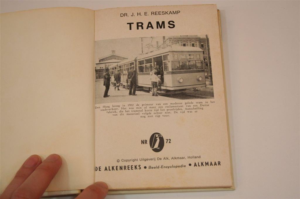 Trams [1963] — Alkenreeks — Rijk geïllustreerd, Boeken, Ophalen of Verzenden, Gelezen, Tractor en Landbouw