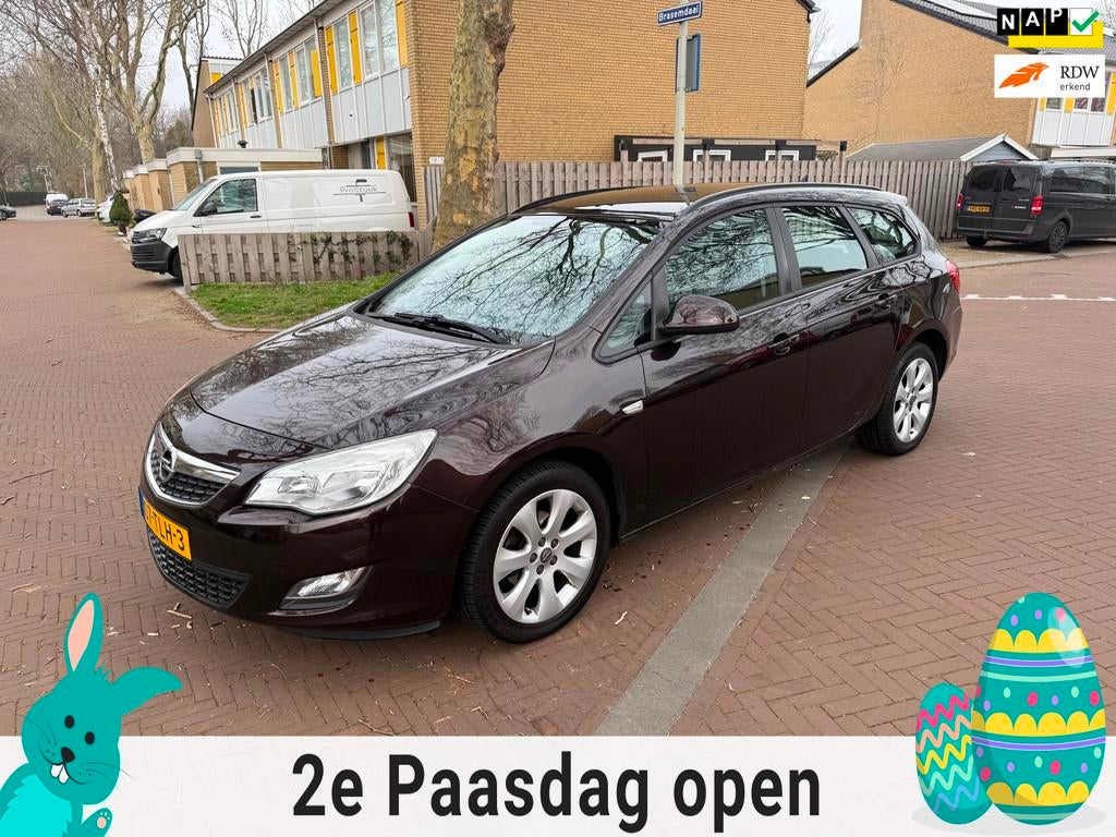 Opel Astra Sports Tourer Navigatie / Parkeersensoren / Airco, Voorwielaandrijving, Euro 5, Gebruikt, 4 cilinders