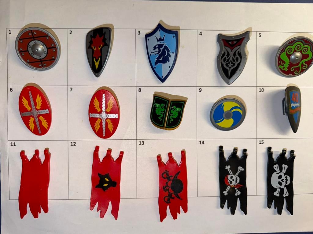 Mrt 200: playmobil: onderdelen: schilden/vlaggen, Ophalen of Verzenden, Gebruikt, Los playmobil