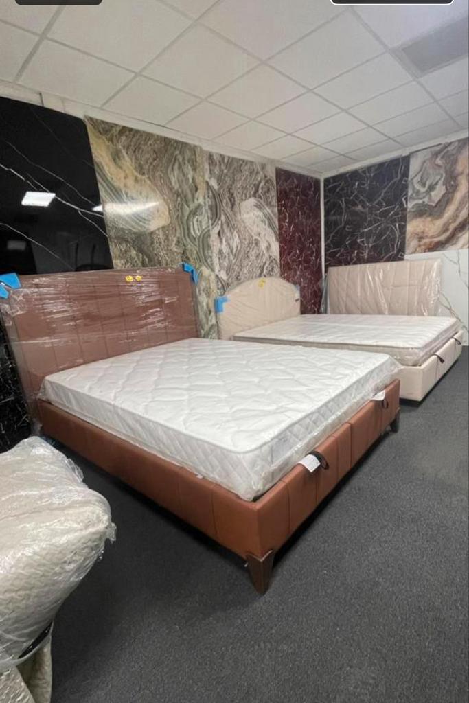 Bed met opbergruimte, matras en hoofdsteun, Ophalen, 140 cm, Stof, Nieuw