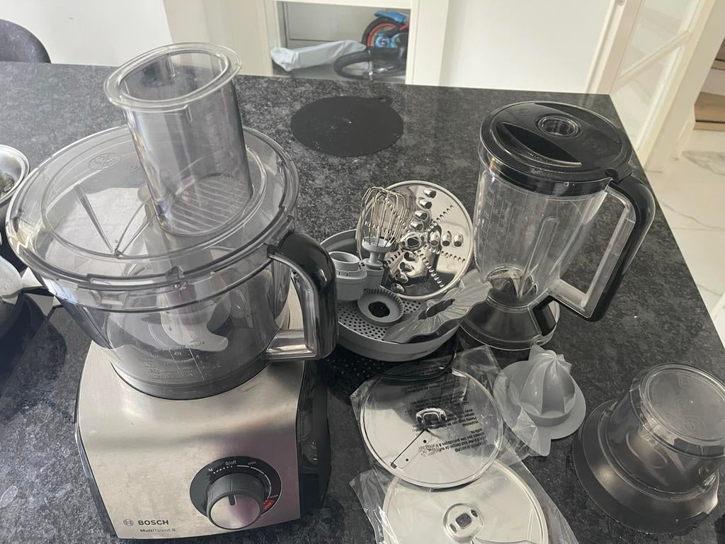 Bosch Foodprocessor MultiTalent 8 met accessoires, Ophalen, 3 snelheden of meer, Zo goed als nieuw, 2 tot 3 liter