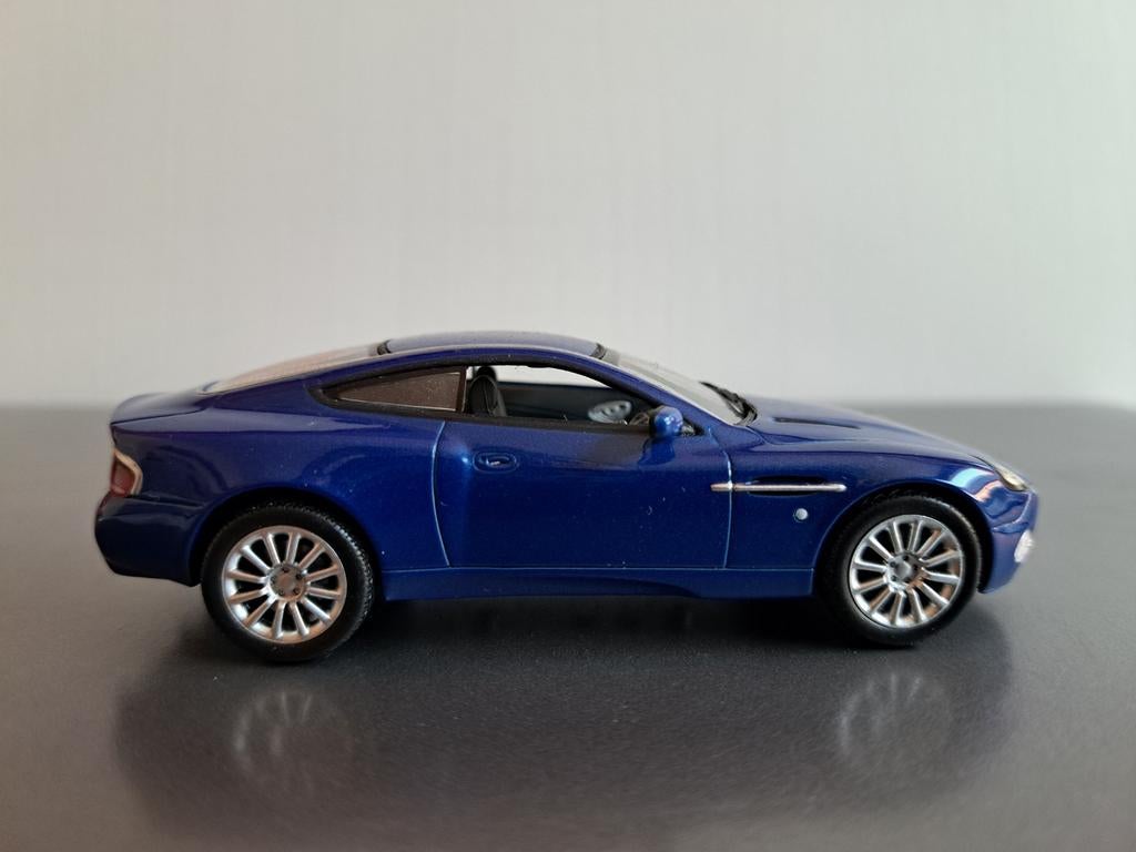 Aston Martin V12 Vanquish, 2002, minichamps 1:43, Hobby en Vrije tijd, Modelauto's | 1:43, Ophalen of Verzenden, Nieuw, Auto, MiniChamps