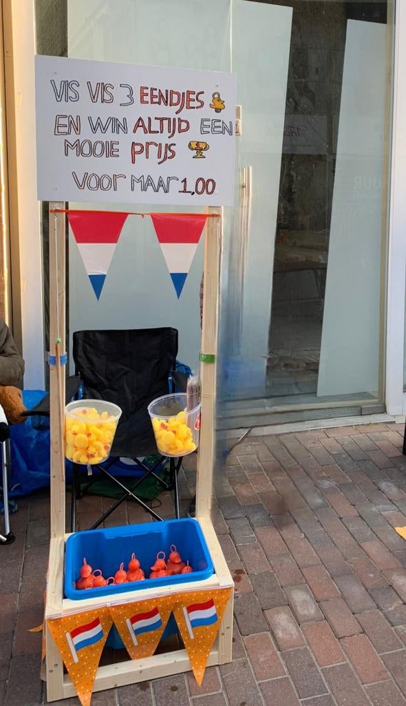 Kraampje, eendjes vissen, koningsdag, kleedjesmarkt,, Ophalen