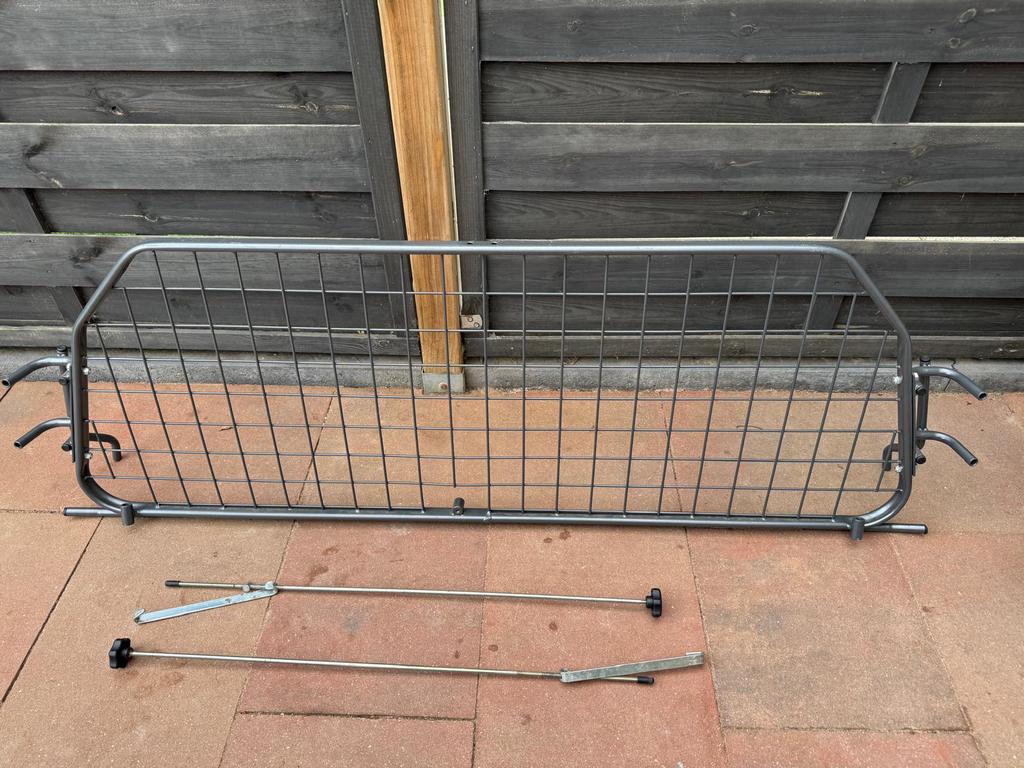 Travall hondenrek, scheidingswand en kofferbakmat, Ophalen