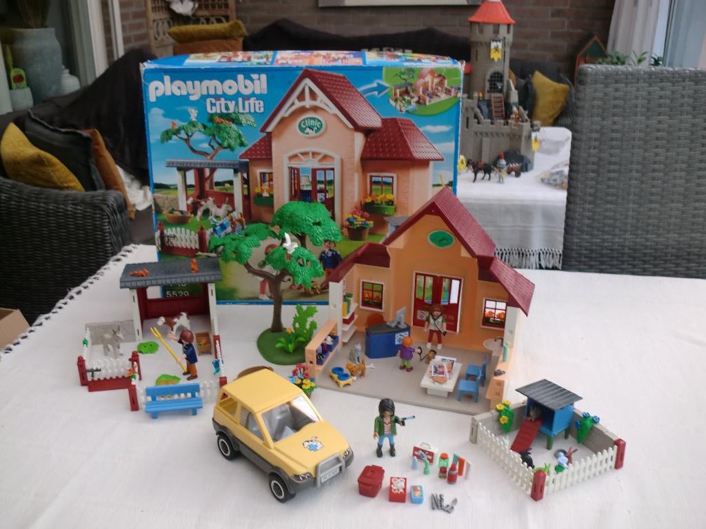 5529/5532 Playmobil Dierenkliniek met dierenartsauto, Ophalen of Verzenden, Zo goed als nieuw, Complete set