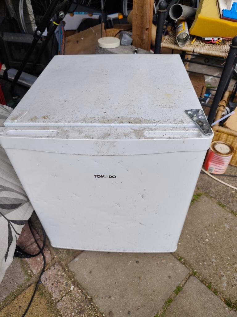 Tomado R600a tafelmodel vriezer, Minder dan 85 cm, Minder dan 60 cm, Zo goed als nieuw, Vrijstaand