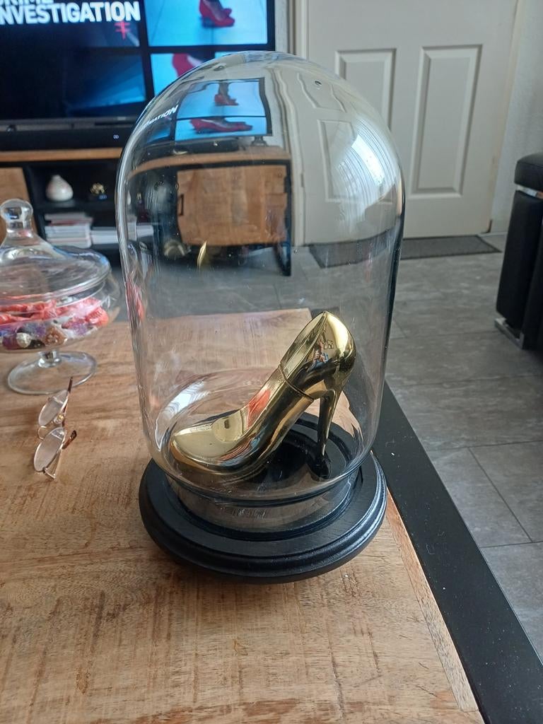 Antieke orginele glazen stolp met gouden dames pumps, Ophalen of Verzenden, Zo goed als nieuw