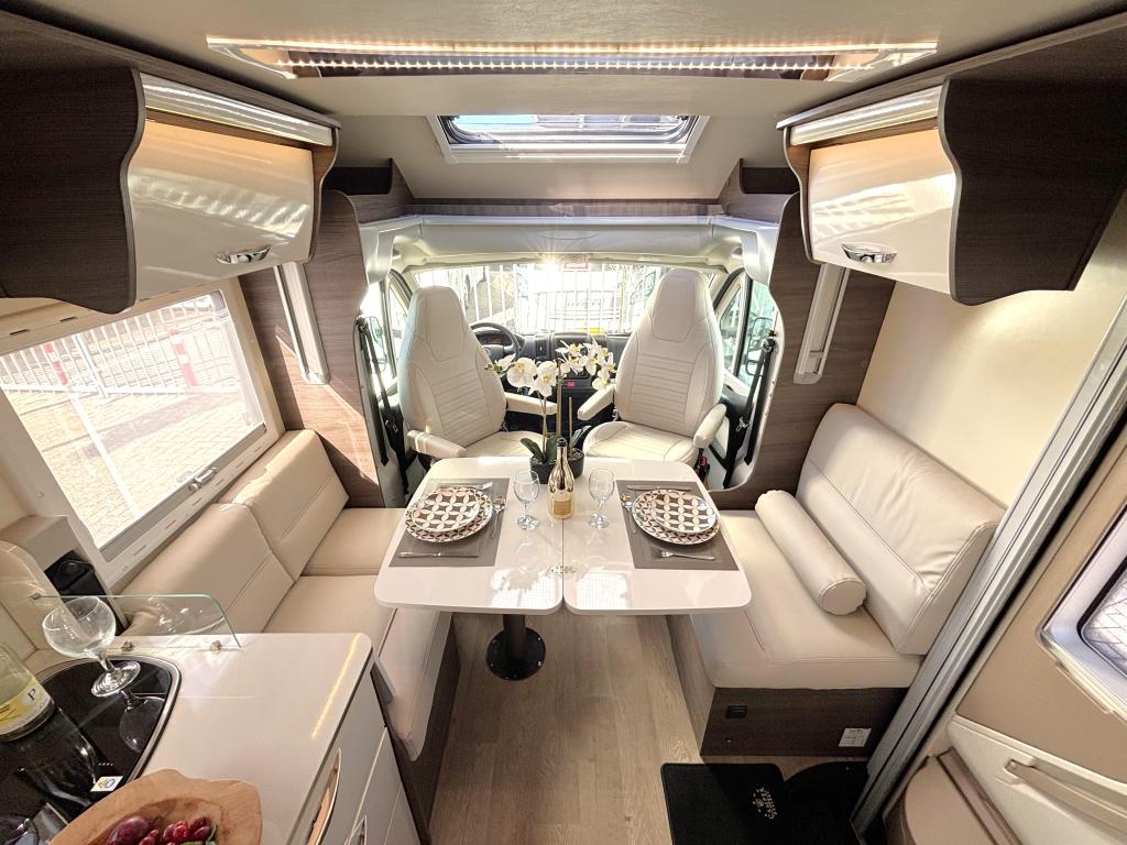 McLouis Yearling 71G QUEENSBED + HEFBED + FACE TO FACE LEDER, Fiat, Bedrijf, 6 tot 7 meter, Half-integraal