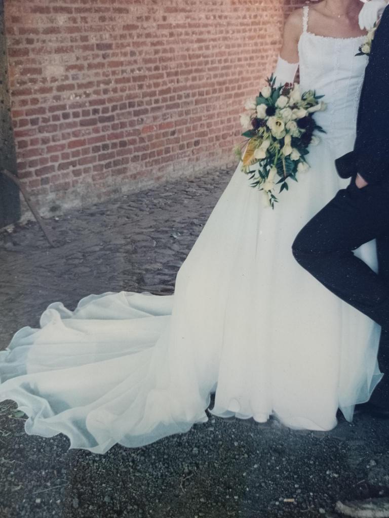 Trouwjurk ivoorwit maat 36/38 incl. handschoenen en schoenen, Kleding | Dames, Trouwkleding en Trouwaccessoires, Gedragen, Trouwjurk