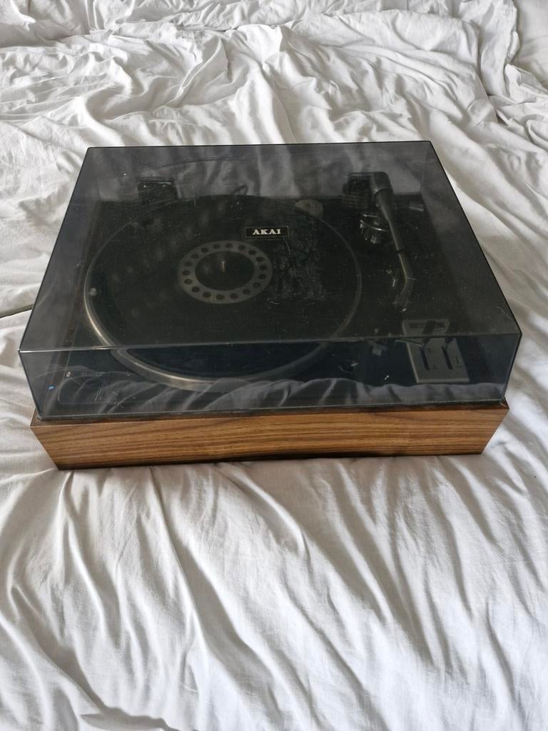 Akai Platenspeler, Ophalen, Akai