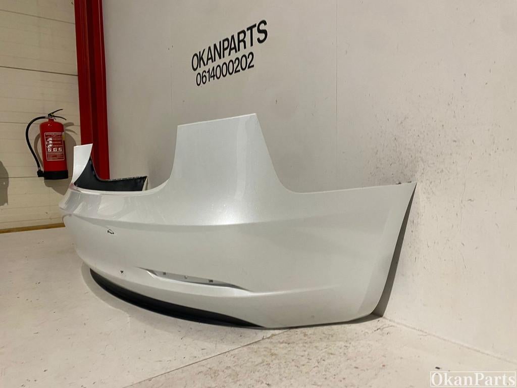 Tesla Model 3 Achterbumper, Info@fabrikant.eu, Fabrikantstraat 1
1000 AA  Amsterdam, NL, Ophalen of Verzenden, Achter