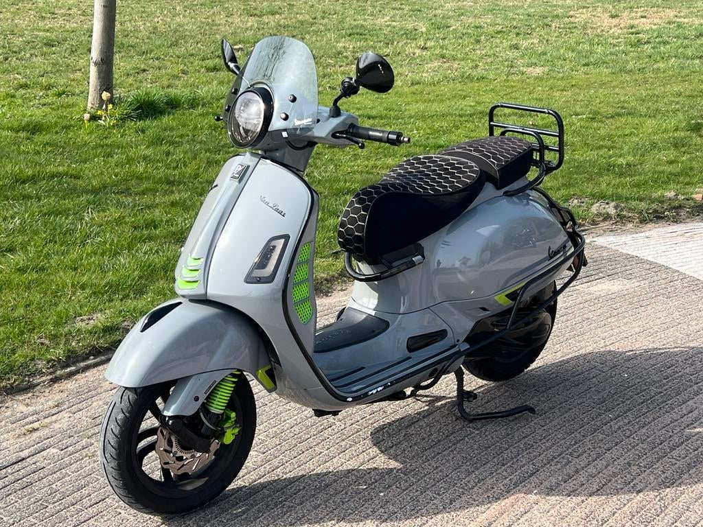 Vespa GTS 300 Super Sport, Motoren, Scooter, Particulier, Minimaal motorrijbewijs A2, 278 cc