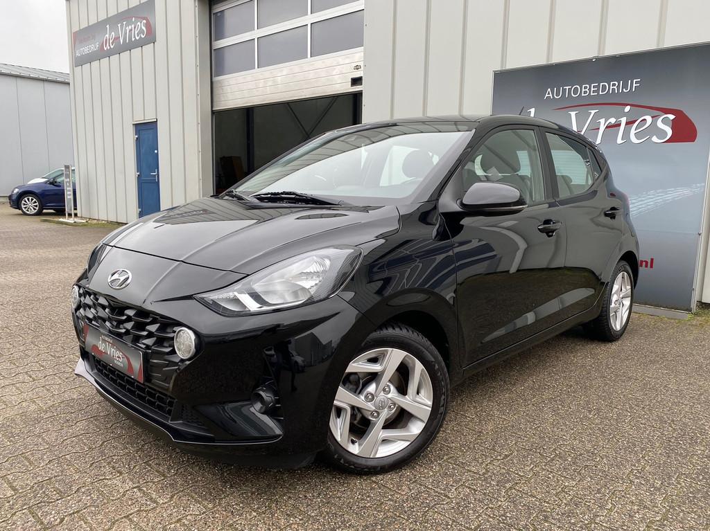 Hyundai I10 1.2 MPI 85PK / Airco / Cruise / Carplay / Stuur, Voorwielaandrijving, Gebruikt, 4 cilinders, Zwart