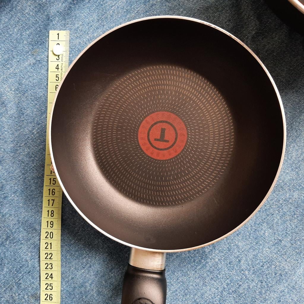 2 pannen (braadpan en koekenpan), Ophalen, Zo goed als nieuw, Overige materialen, Koekenpan of Braadpan