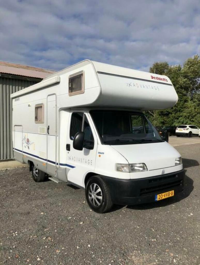 Nette Fiat Dethleffs Camper 4 pers met airco en zonnepanelen, Caravans en Kamperen, Campers, Alkoof, Ringverwarming, Luifel, Treinzit