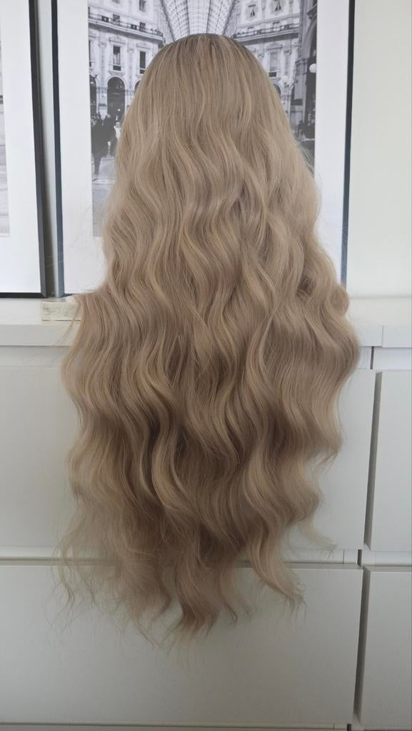 Nieuwe  lace wig (pruik) 70 cm, Sieraden, Tassen en Uiterlijk, Uiterlijk | Haarverzorging, Ophalen of Verzenden, Nieuw, Pruik of Haarverlenging