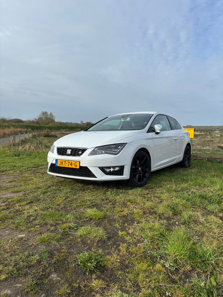 Seat Leon 1.4 TSI 140PK 2013 Wit, Auto's, Voorwielaandrijving, Zwart, 4 cilinders, Leon