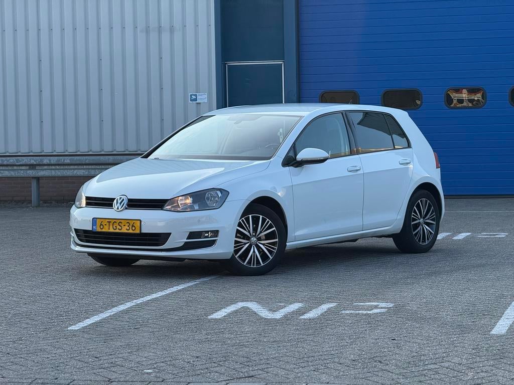 Volkswagen Golf 1.2 TSI 77KW 5D 2014 Wit, Auto's, Volkswagen, Voorwielaandrijving, 4 cilinders, 610 kg, Origineel Nederlands