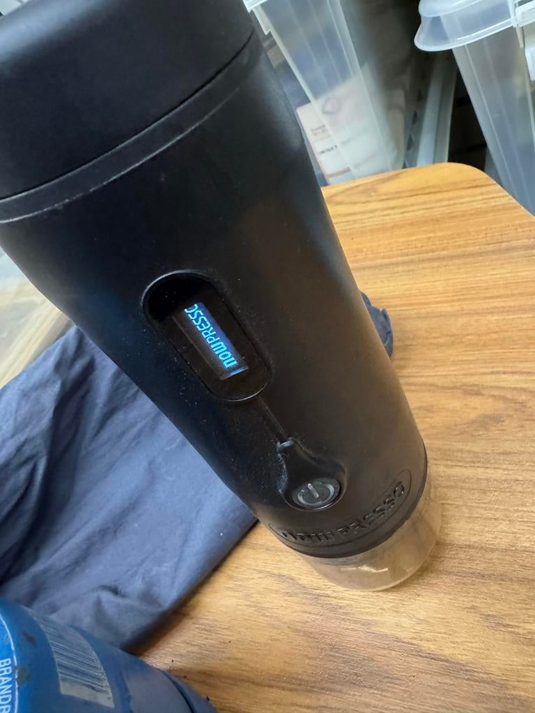 Nowpresso Gold Plus draagbare espressomachine, Gebruikt, Espresso apparaat, Gemalen koffie, Ophalen of Verzenden