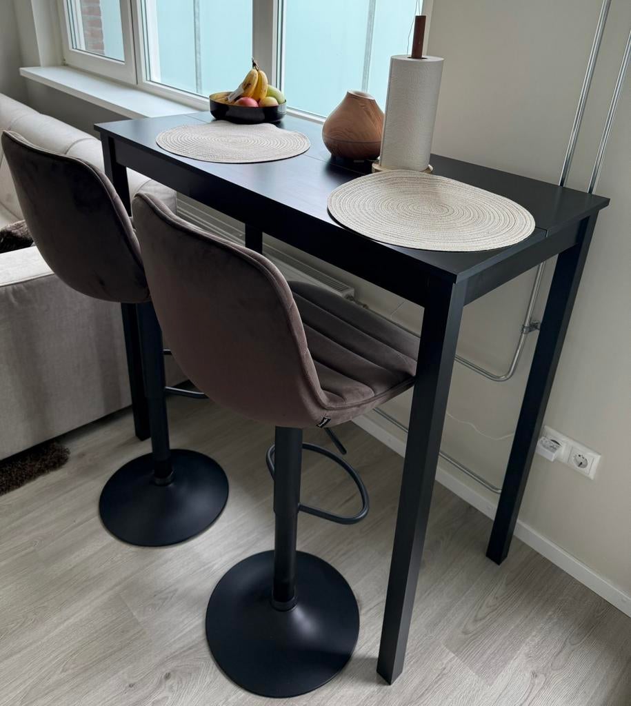 Bartafel met 2 barkrukken, Ophalen, Zo goed als nieuw, Inclusief barstoelen