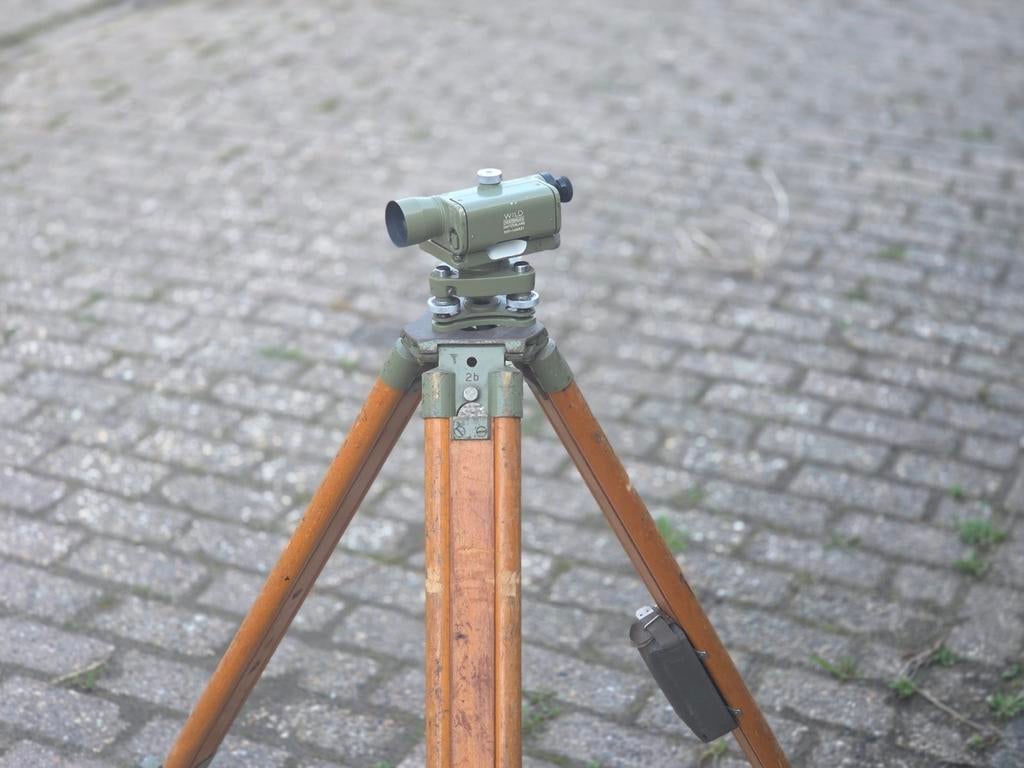 Vintage Waterpasinstrument Wild Heerbrugg met Statief, Ophalen, Gebruikt