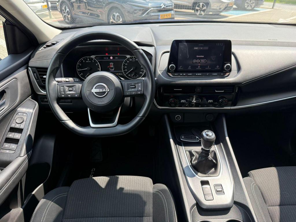 Nissan Qashqai 1.3 MHEV Acenta *Trekhaak & Panoramadak*, Voorwielaandrijving, Stof, Gebruikt, 4 cilinders