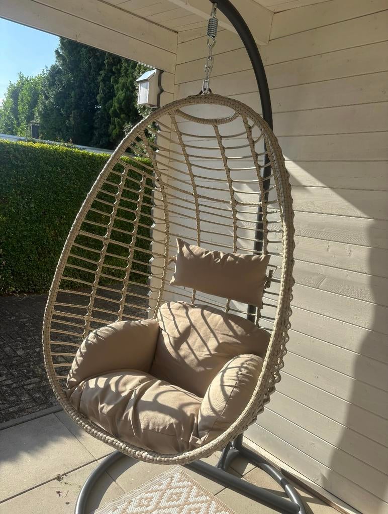 Hangstoel, Ophalen, Zo goed als nieuw