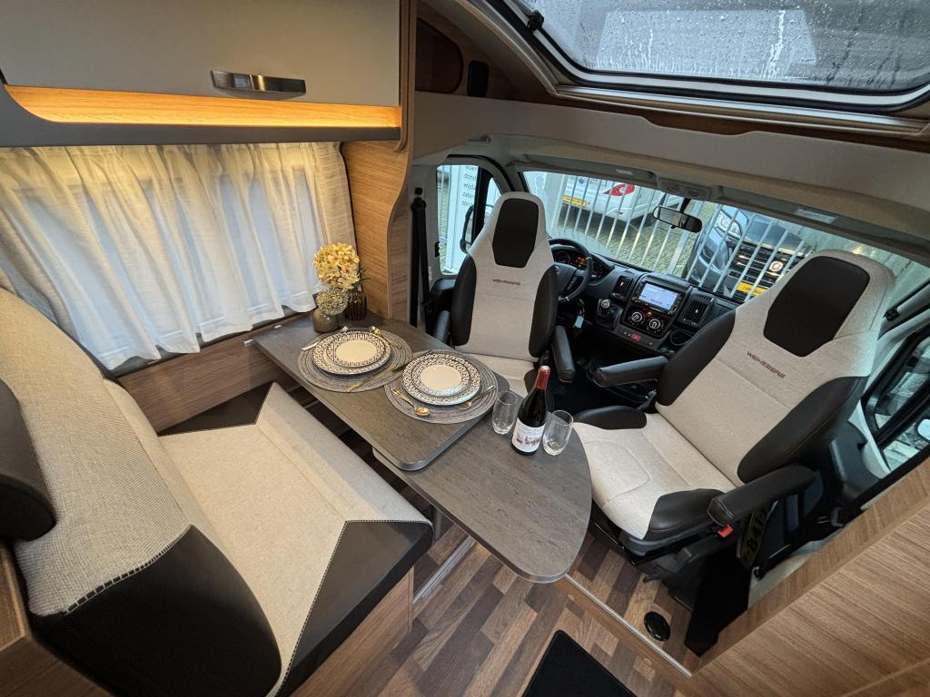 Weinsberg CaraCompact Pepper 600 MEG ENKELE BEDDEN DAKAIRCO, Caravans en Kamperen, Fiat, Bedrijf, Tot en met 3, 6 tot 7 meter