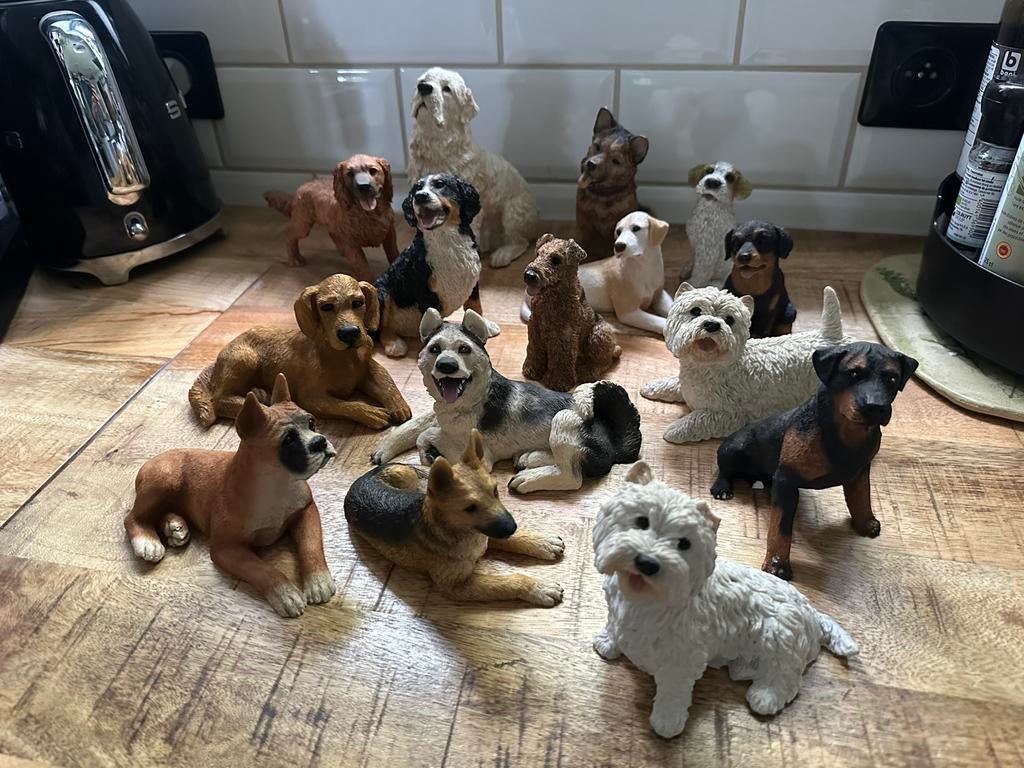 Set van 15 beeldjes honden, Ophalen of Verzenden, Zo goed als nieuw, Dier